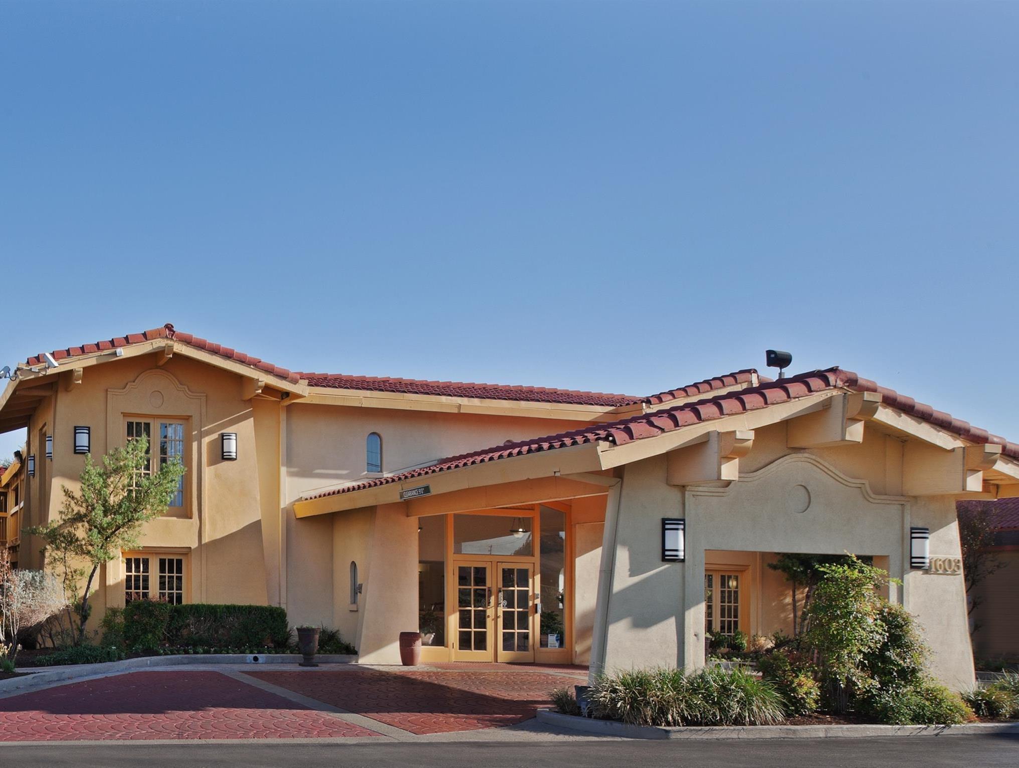 La Quinta Inn By Wyndham Austin Oltorf Exterior photo