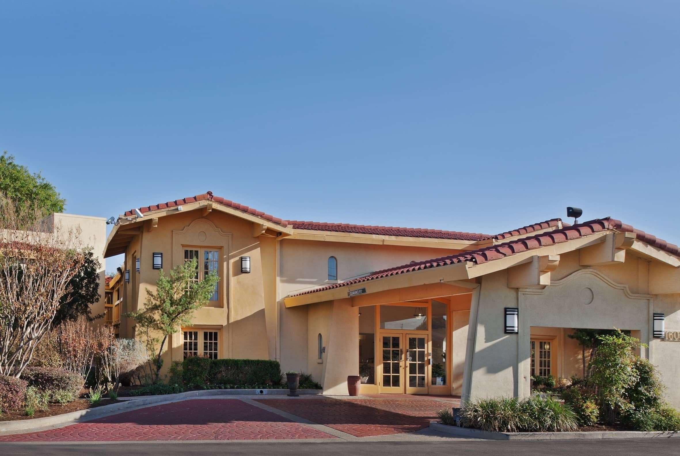 La Quinta Inn By Wyndham Austin Oltorf Exterior photo